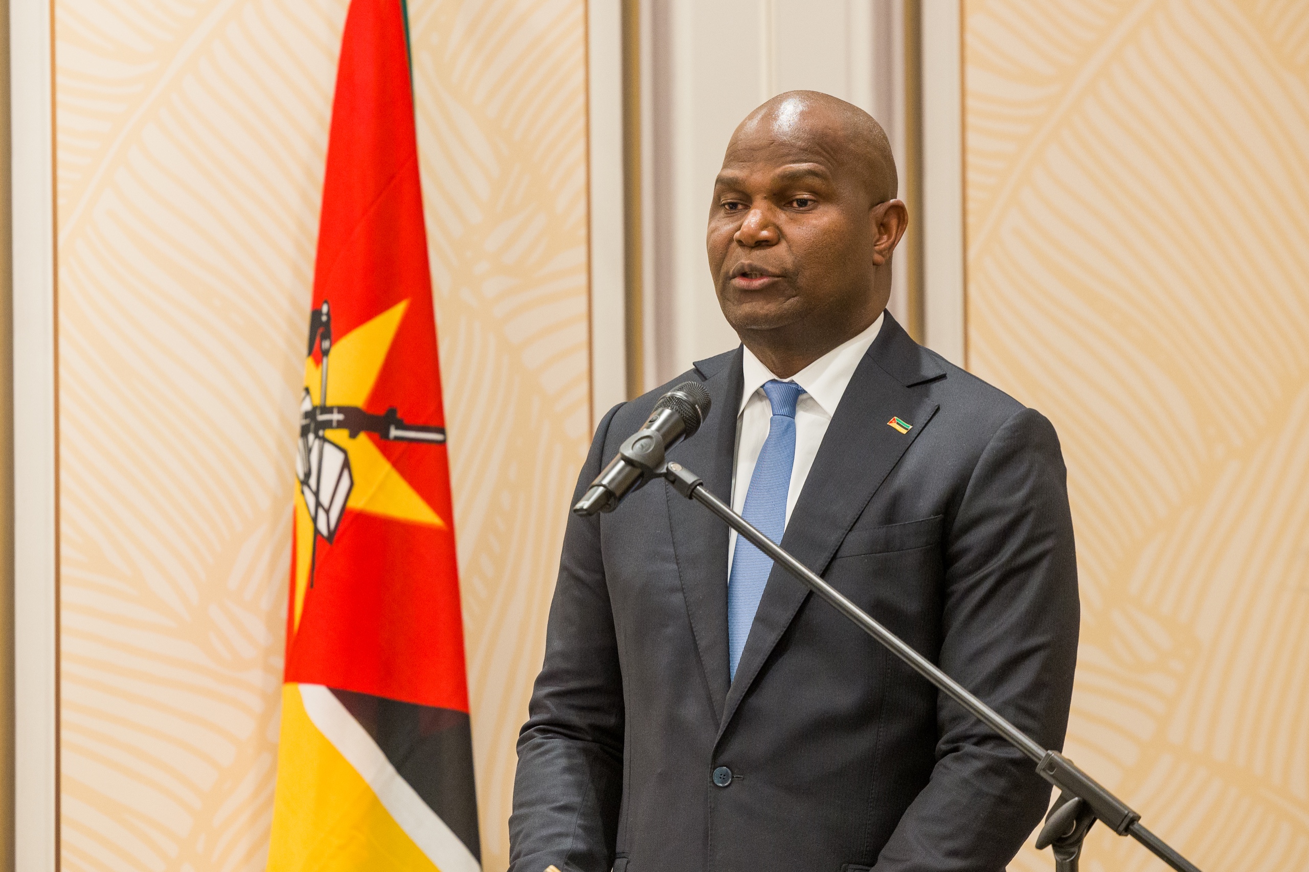 President Chapo Meets Mozambican Community in BENELUX
